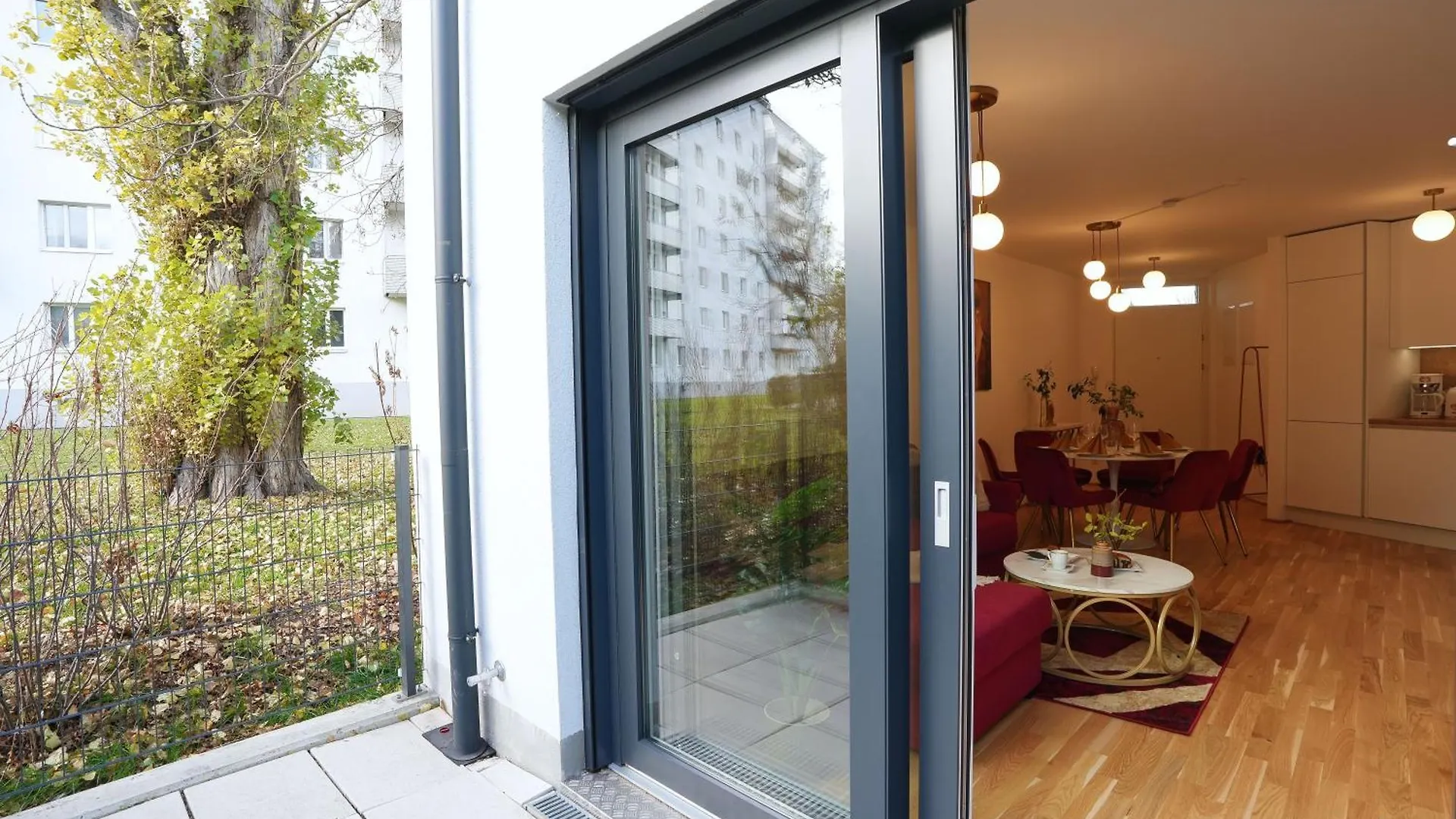 Stay In Style At Carl'S Design Residences - Modern Design Meets Green Comfort L Parking & Perfect Connection To City Center Vienna 0*,  Austria