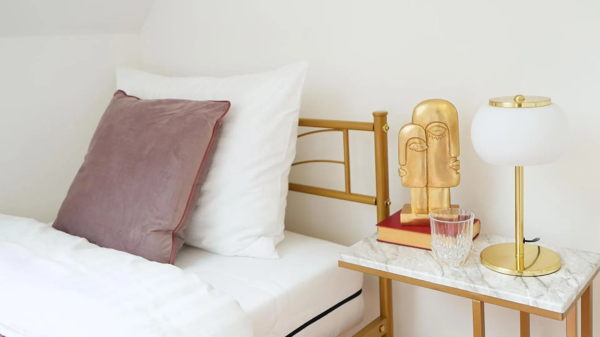 Apartment Stay In Style At Carl'S Design Residences - Modern Design Meets Green Comfort L Parking & Perfect Connection To City Center Vienna