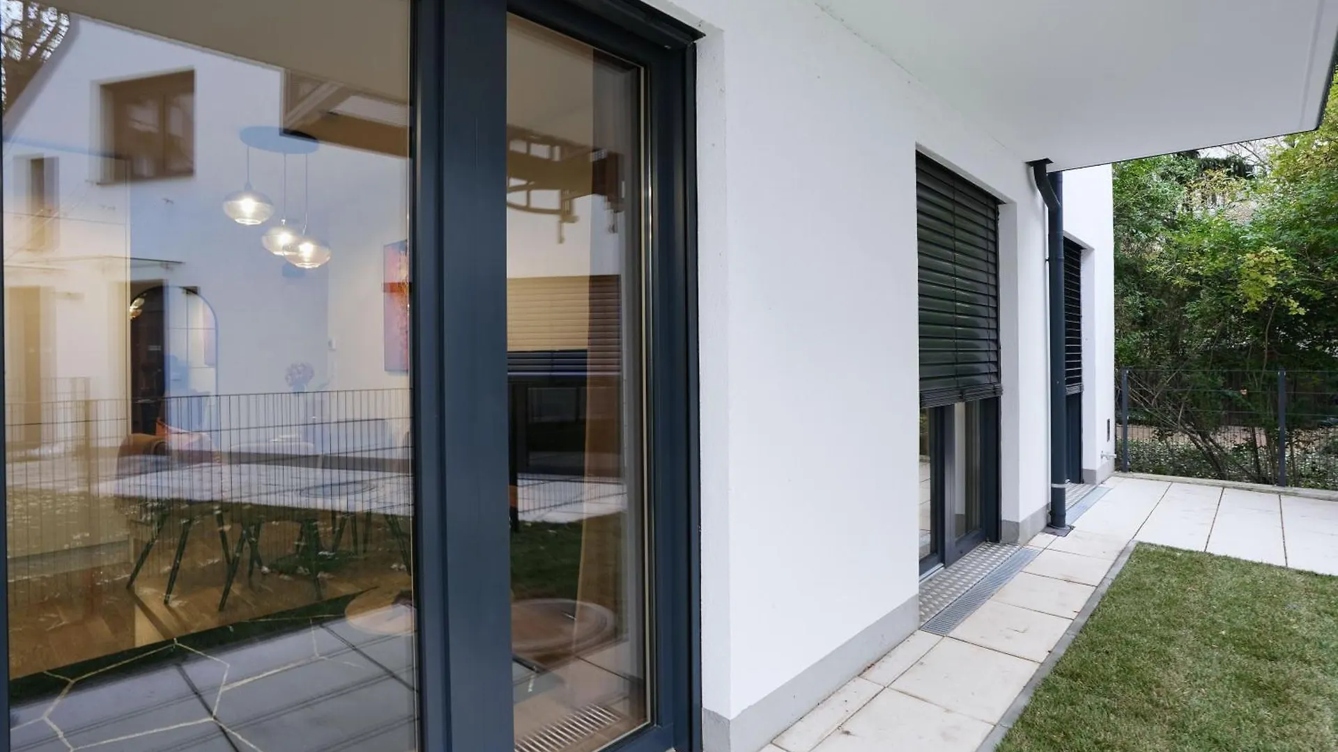 Apartment Stay In Style At Carl'S Design Residences - Modern Design Meets Green Comfort L Parking & Perfect Connection To City Center Vienna