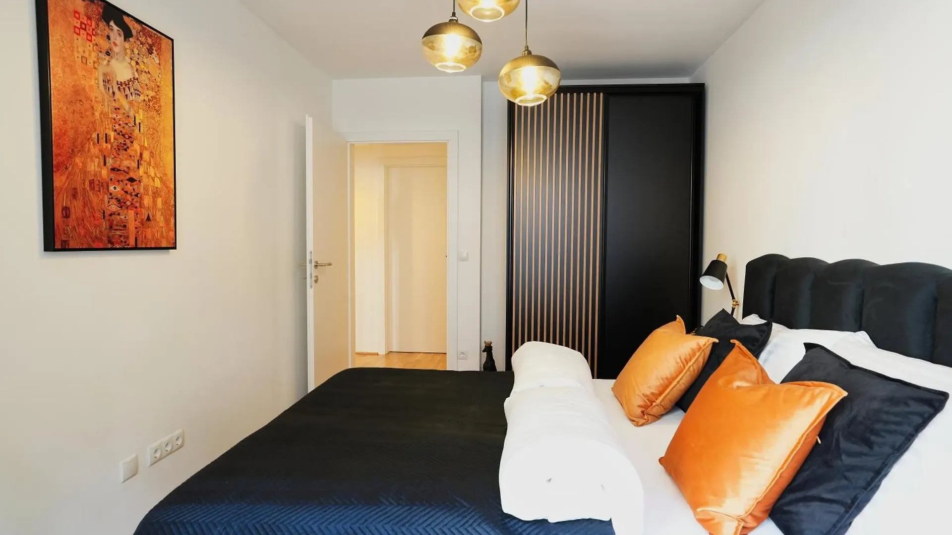 Stay In Style At Carl'S Design Residences - Modern Design Meets Green Comfort L Parking & Perfect Connection To City Center Vienna Austria