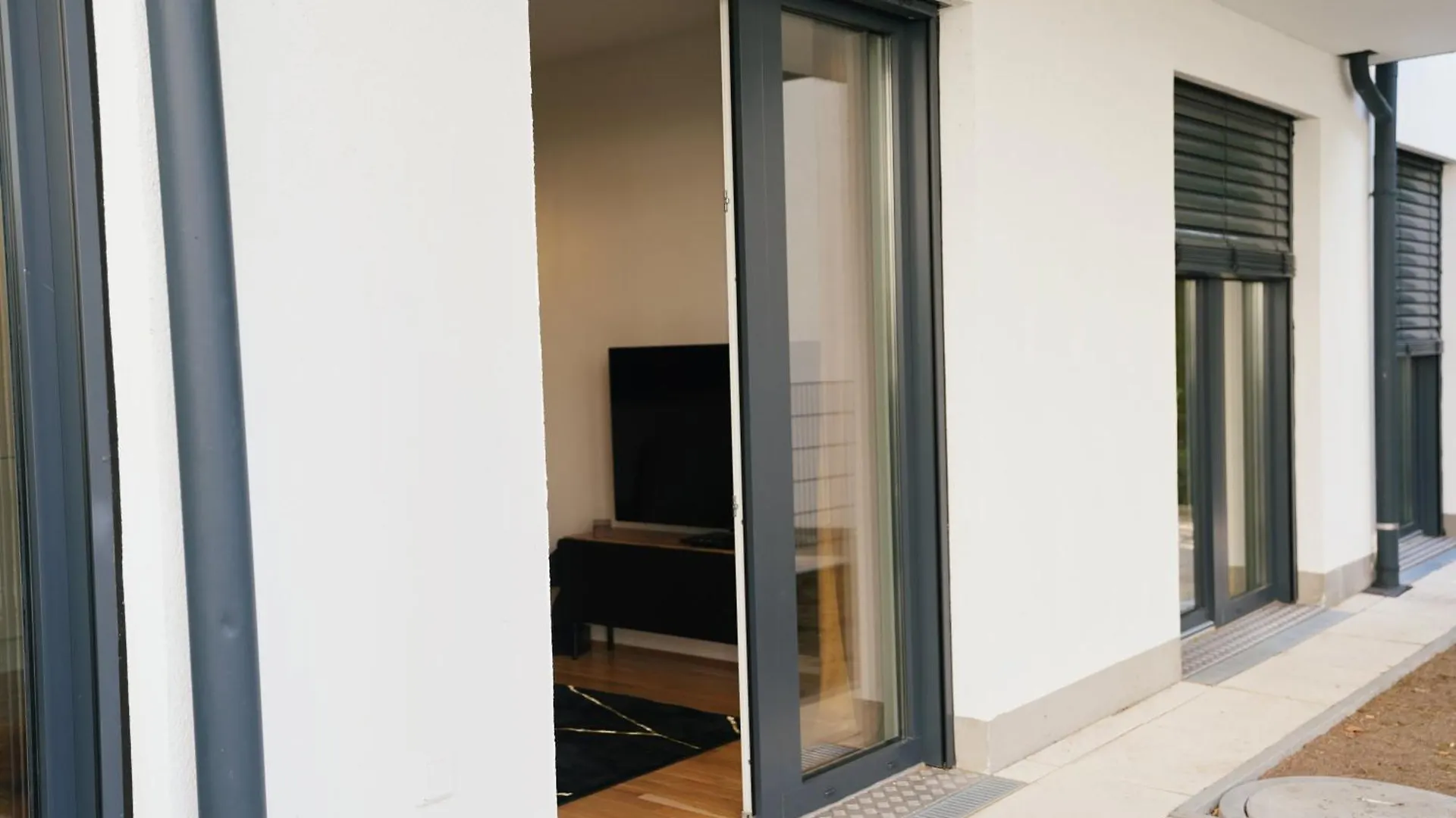 Stay In Style At Carl'S Design Residences - Modern Design Meets Green Comfort L Parking & Perfect Connection To City Center Vienna Austria