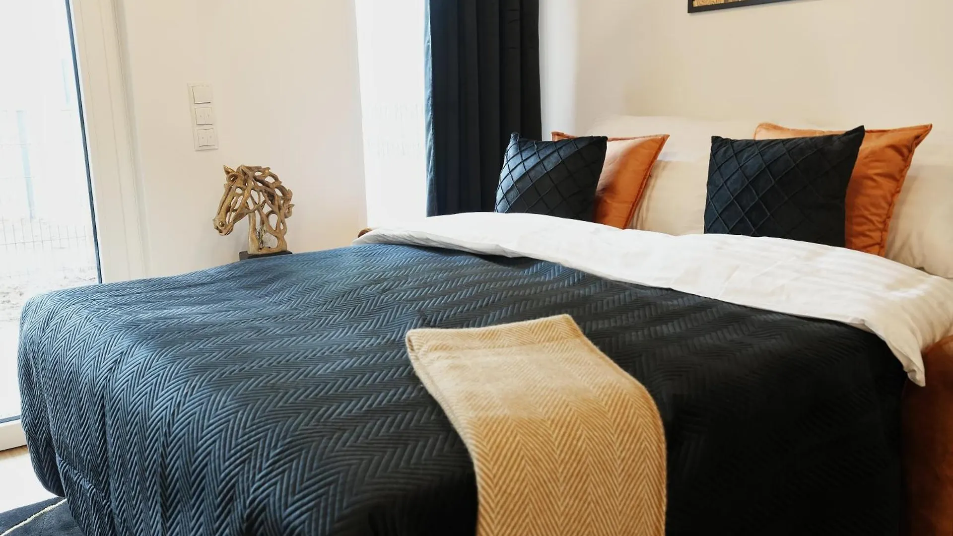 Stay In Style At Carl'S Design Residences - Modern Design Meets Green Comfort L Parking & Perfect Connection To City Center Vienna Austria