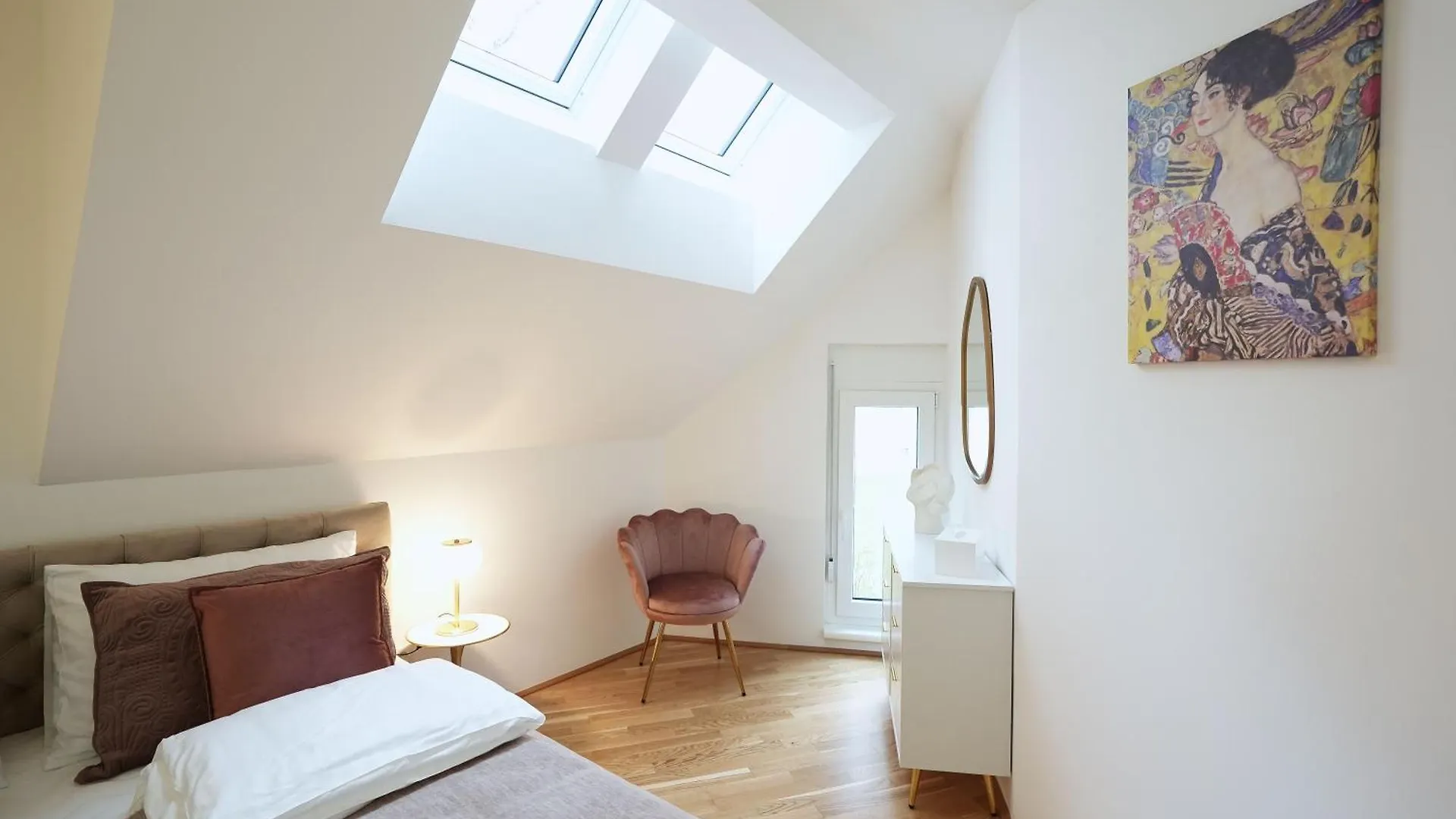 Stay In Style At Carl'S Design Residences - Modern Design Meets Green Comfort L Parking & Perfect Connection To City Center Vienna